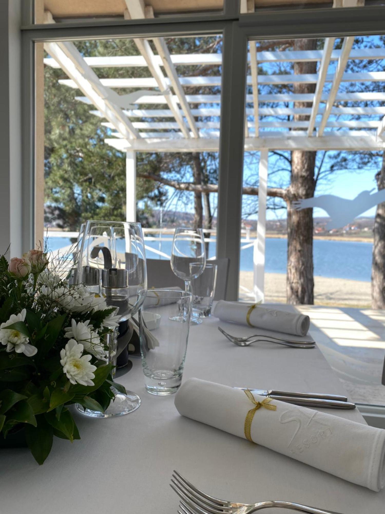 Garni Hotel Oblacinsko Jezero Oblacina Exteriör bild